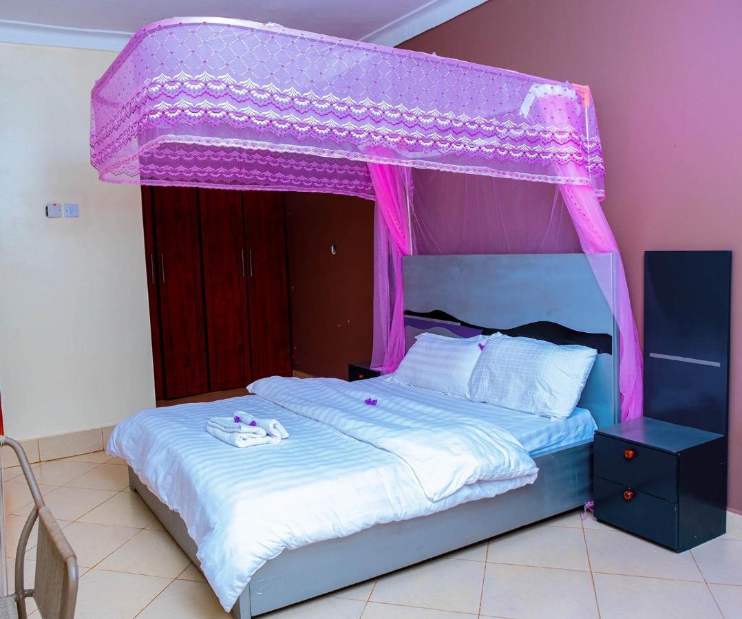 Airport Unique Hotel Εντέμπε Εξωτερικό φωτογραφία